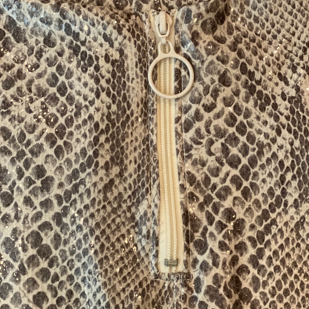 Savage 3 Piece Python Print Sheen To It - image 2